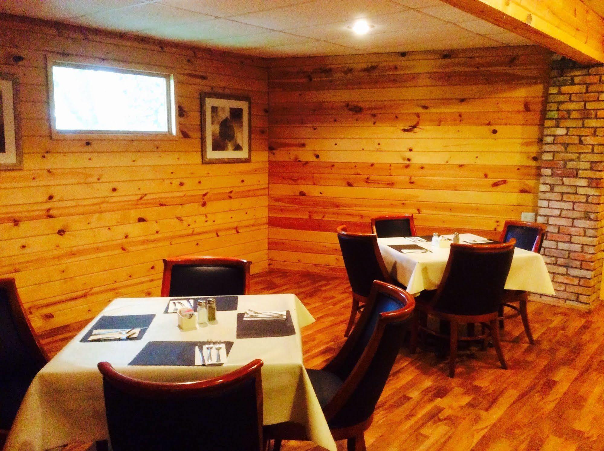 Forty Club Inn Deerwood 외부 사진