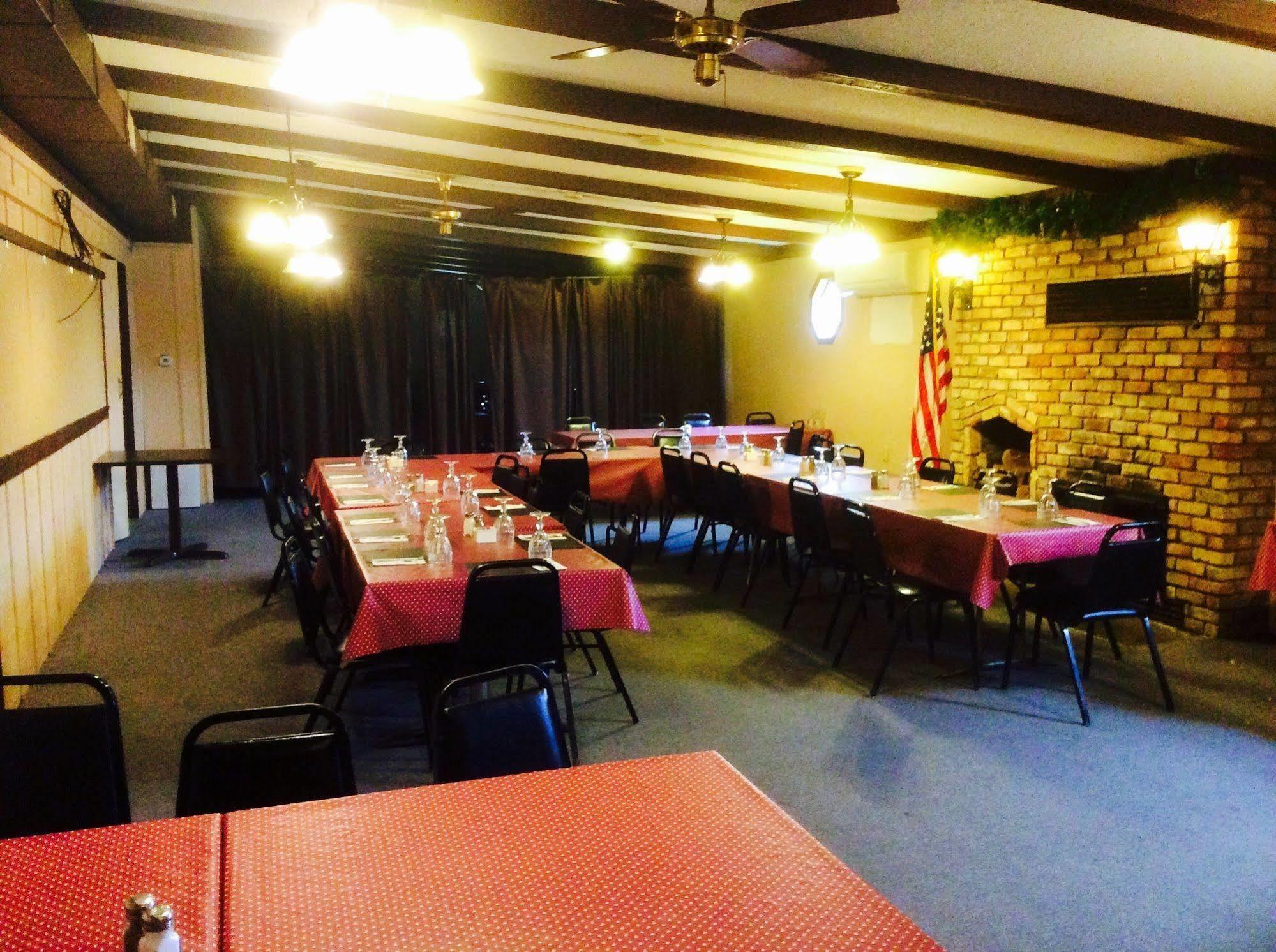 Forty Club Inn Deerwood 외부 사진