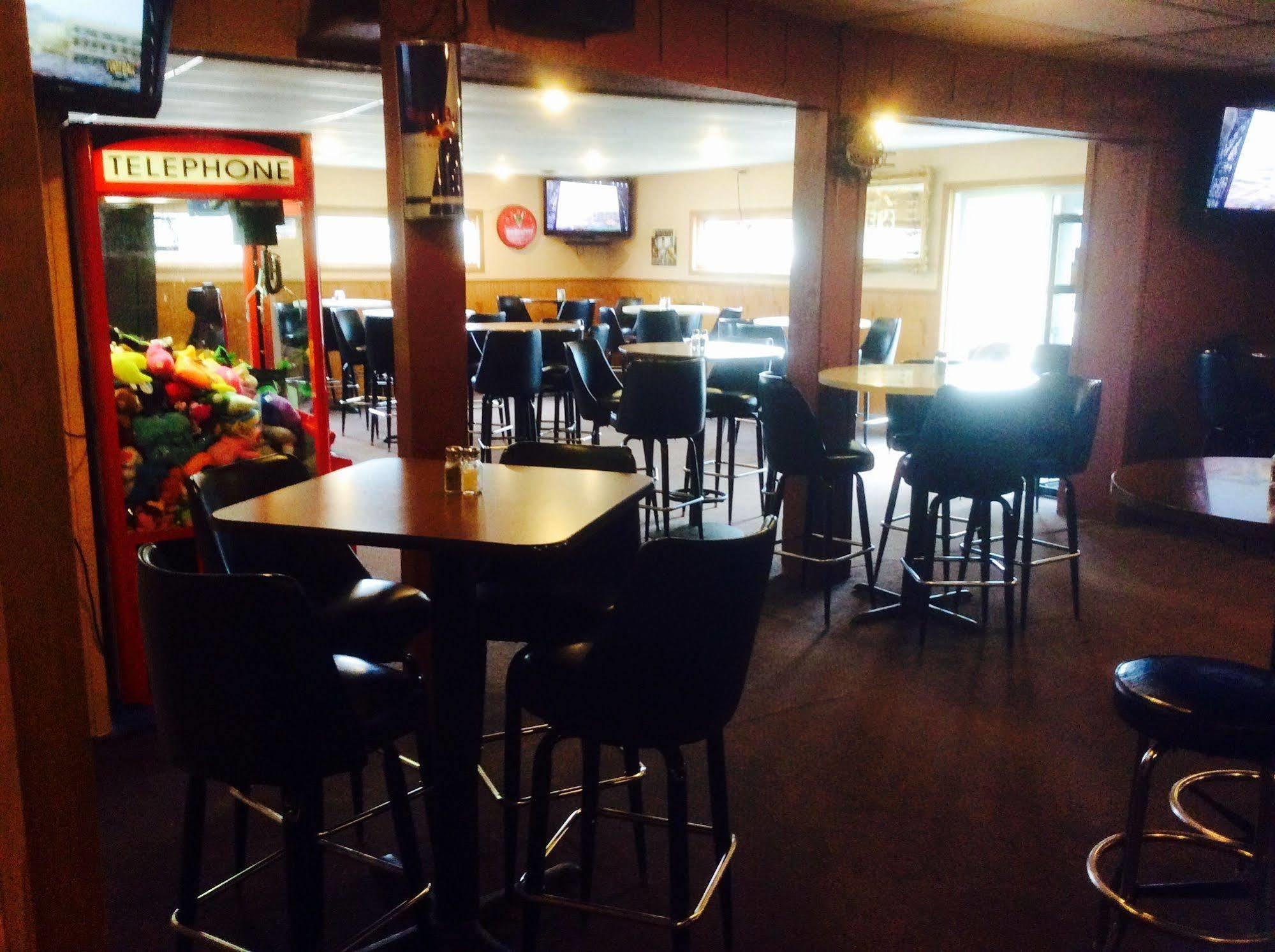 Forty Club Inn Deerwood 외부 사진