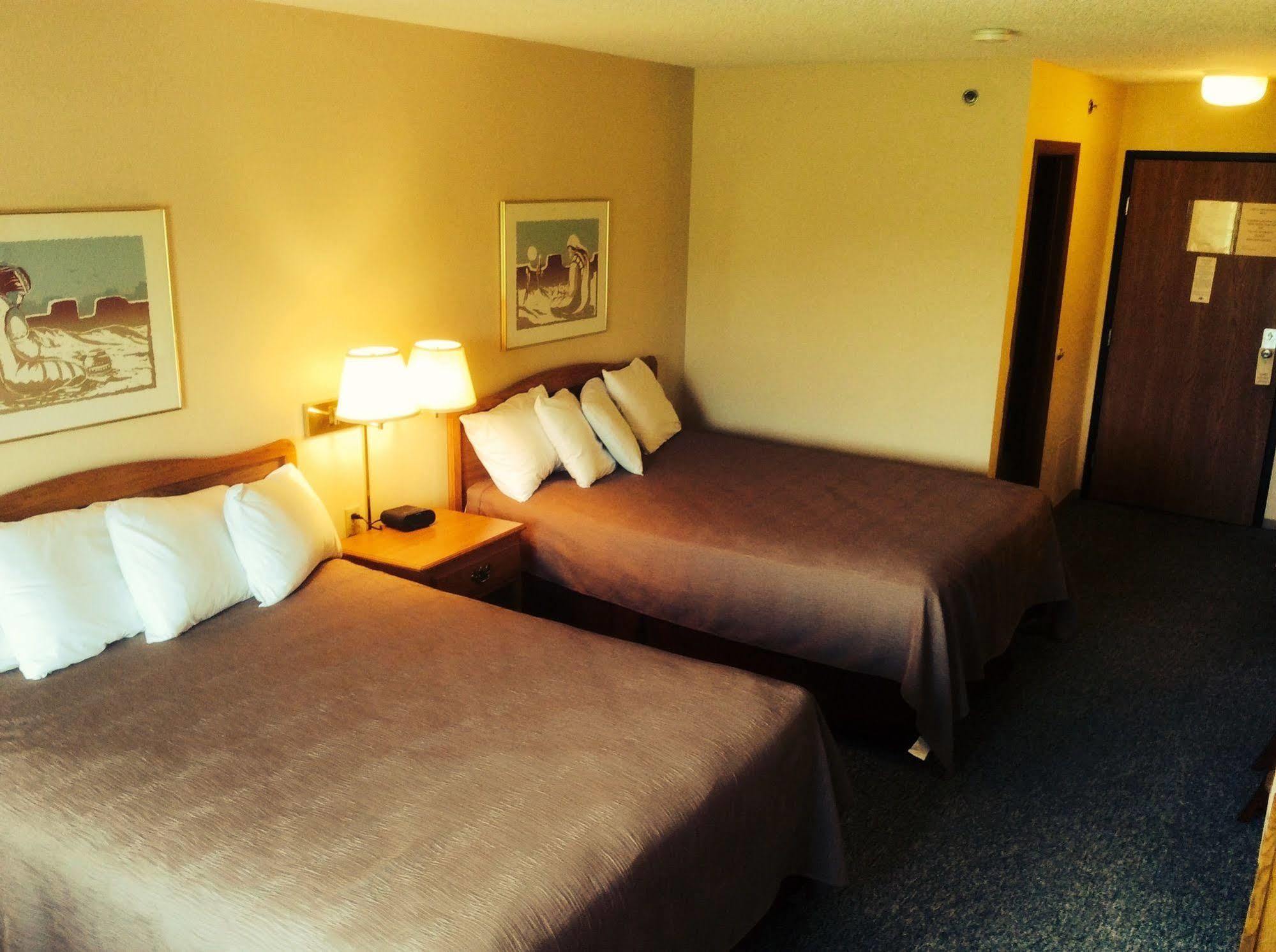 Forty Club Inn Deerwood 외부 사진