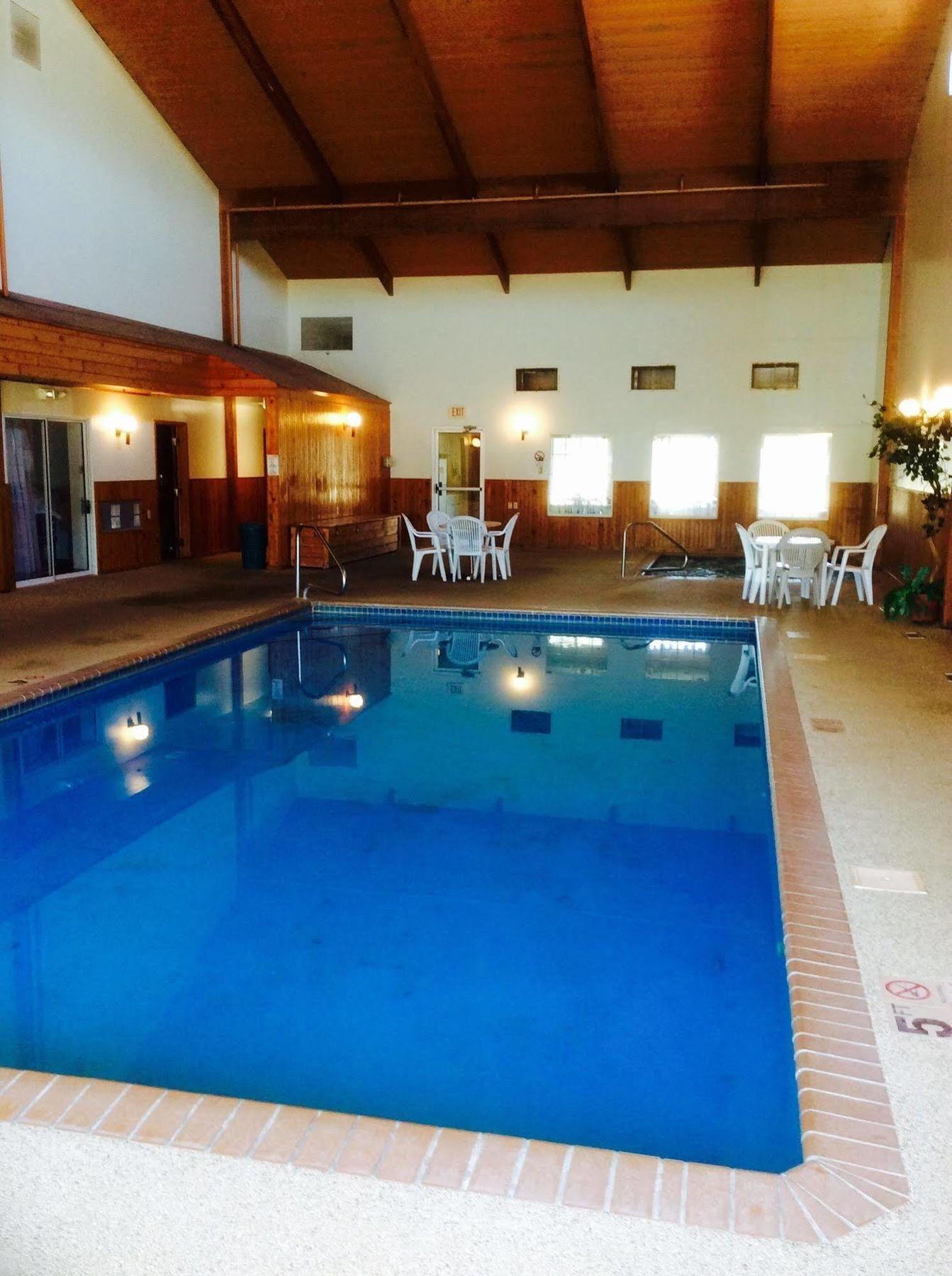Forty Club Inn Deerwood 외부 사진